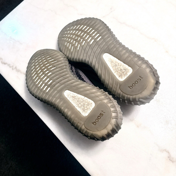 Yeezy Boost 350 V2 Beluga 2.0 Size 13 - Picture 6 of 9
